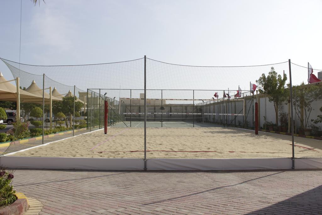 Tio Sea Resort El Hor Dış mekan fotoğraf A paddle tennis court in Spain