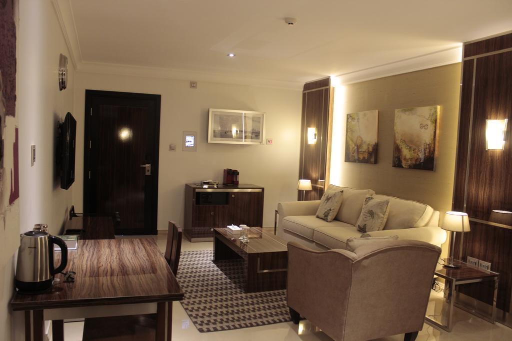 Tio Sea Resort El Hor Dış mekan fotoğraf A living room in a typical apartment