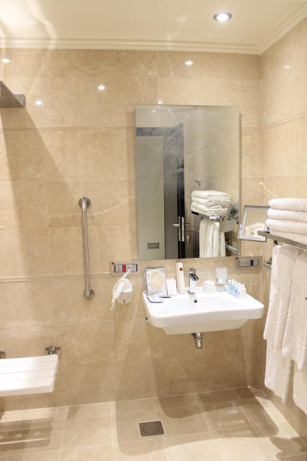 Tio Sea Resort El Hor Dış mekan fotoğraf Bathroom in a hotel room