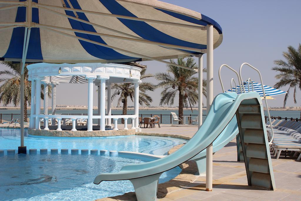 Tio Sea Resort El Hor Dış mekan fotoğraf A water slide