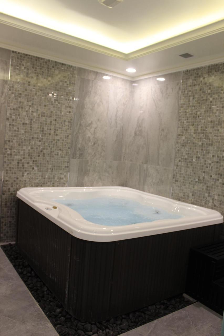 Tio Sea Resort El Hor Dış mekan fotoğraf A hot tub